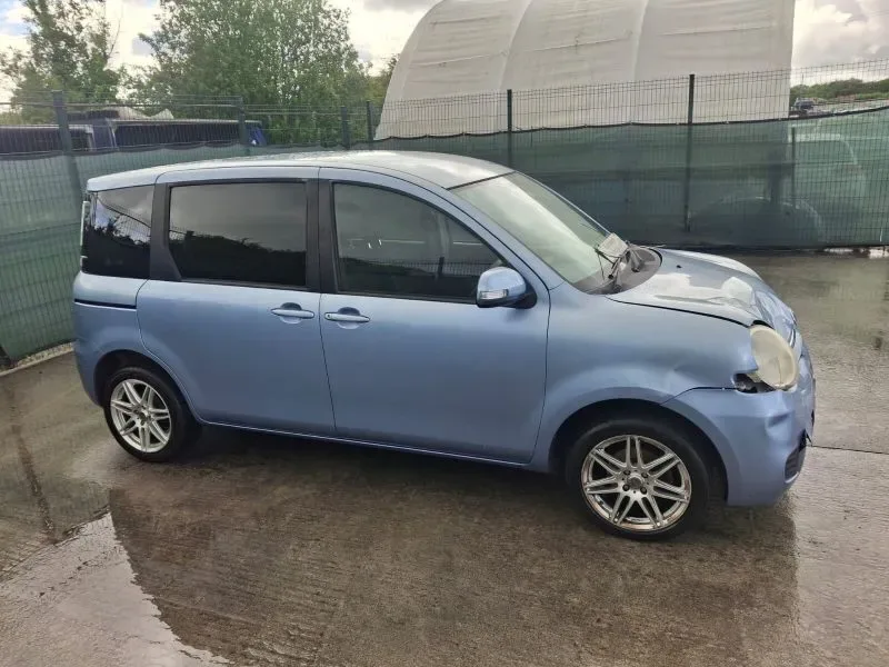 2011 Toyota Sienta